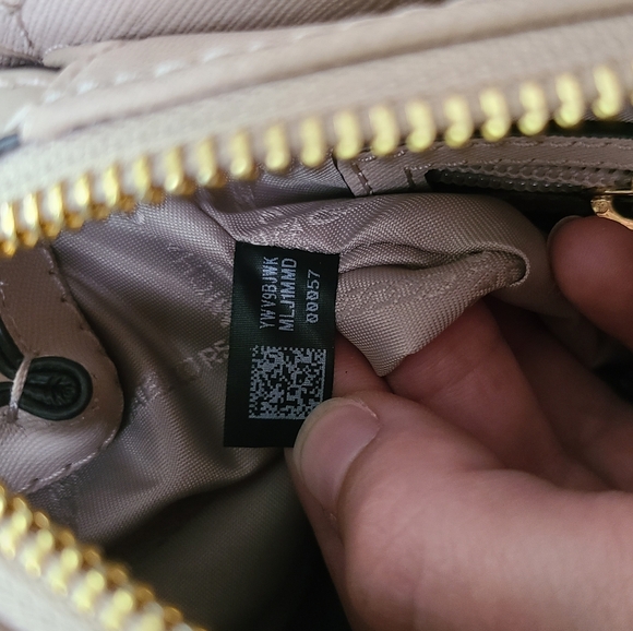 MICHAEL KORS Cleo Small Saffiano Leather Satchel - Picture 11 of 11